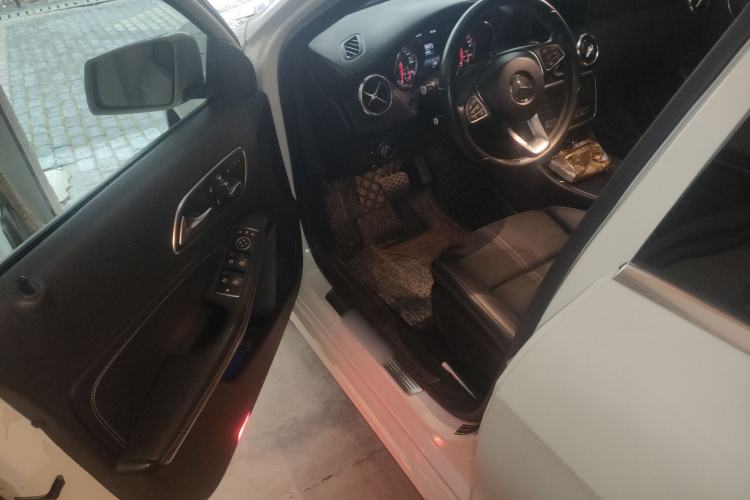 Used Mercedes-Benz A-Class 2017 Revised Version A 200 Fashion Edition Driver Seat