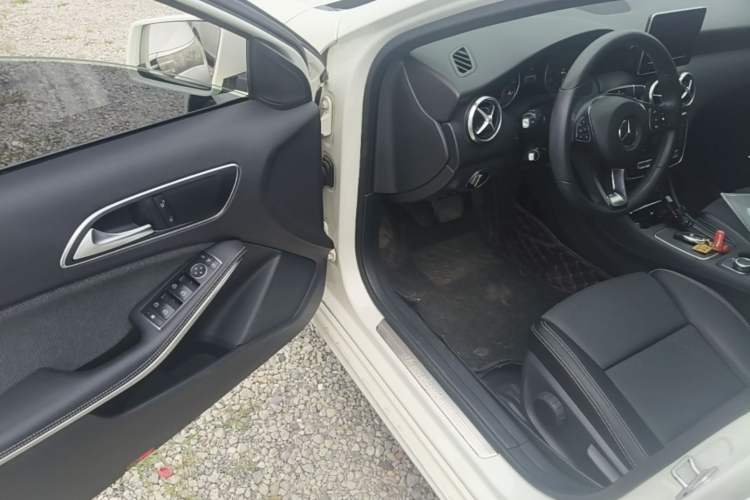 Used Mercedes-Benz A-Class 2017 Revised A 200 Dynamic Edition Driver Seat