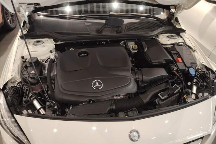 Used Mercedes-Benz A-Class 2017 A 200 Fashion Model Engine Bay