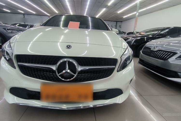 Used Mercedes-Benz A-Class 2017 Revised Version A 200 Fashion Edition Exterior 1
