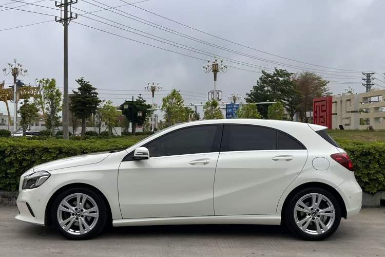 Used Mercedes-Benz A-Class 2017 Revised A 200 Dynamic Edition Exterior 2