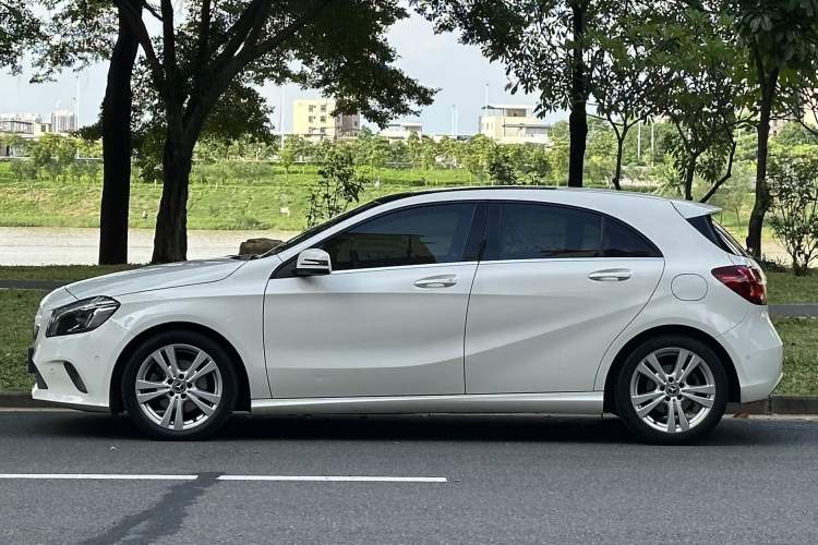 Used Mercedes-Benz A-Class 2017 Revised A 200 Dynamic Edition Exterior 2