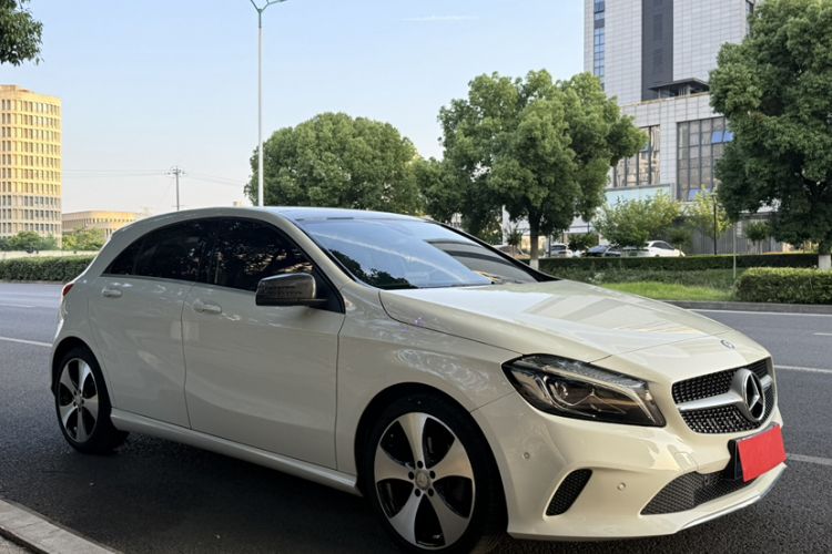 Used Mercedes-Benz A-Class 2017 A 200 Fashion Model Exterior 2