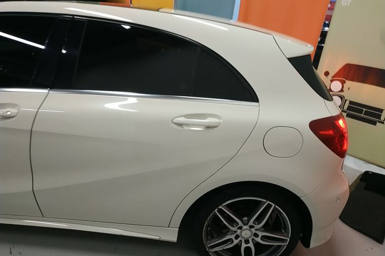 Used Mercedes-Benz A-Class 2017 A 200 Sport Exterior 2