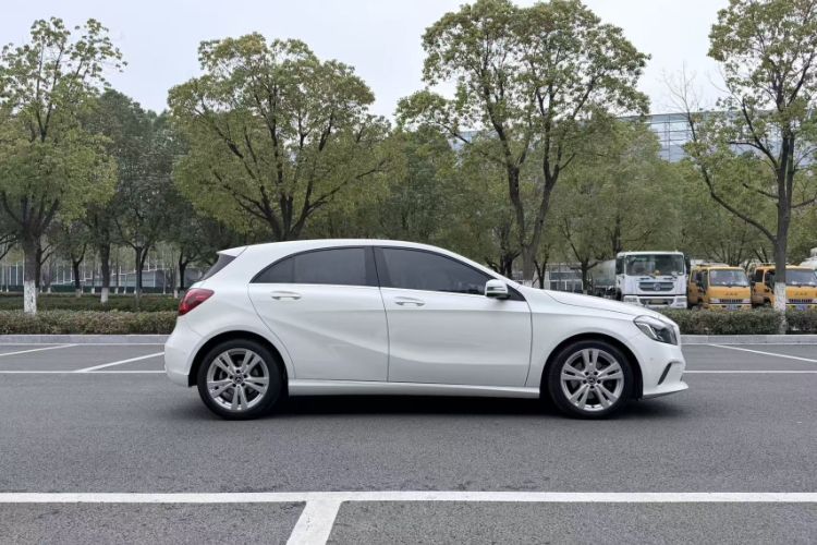 Used Mercedes-Benz A-Class 2017 Revised A 200 Dynamic Edition Exterior 4