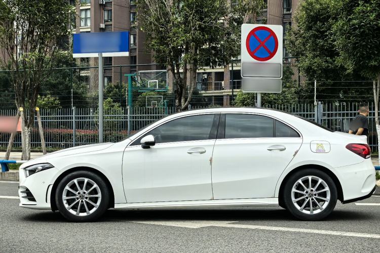 Used Mercedes-Benz A-Class 2017 A 200 Fashion Model Exterior 4