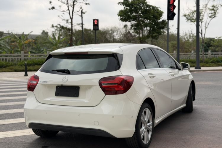 Used Mercedes-Benz A-Class 2017 A 200 Dynamic Edition Exterior 4