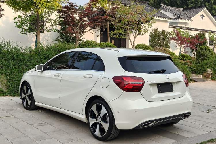 Used Mercedes-Benz A-Class 2017 A 200 Dynamic Edition Exterior 4