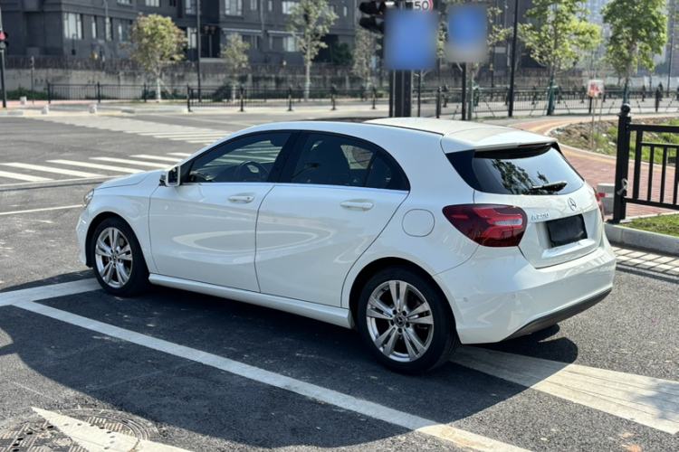 Used Mercedes-Benz A-Class 2017 Revised A 200 Dynamic Edition Exterior 4