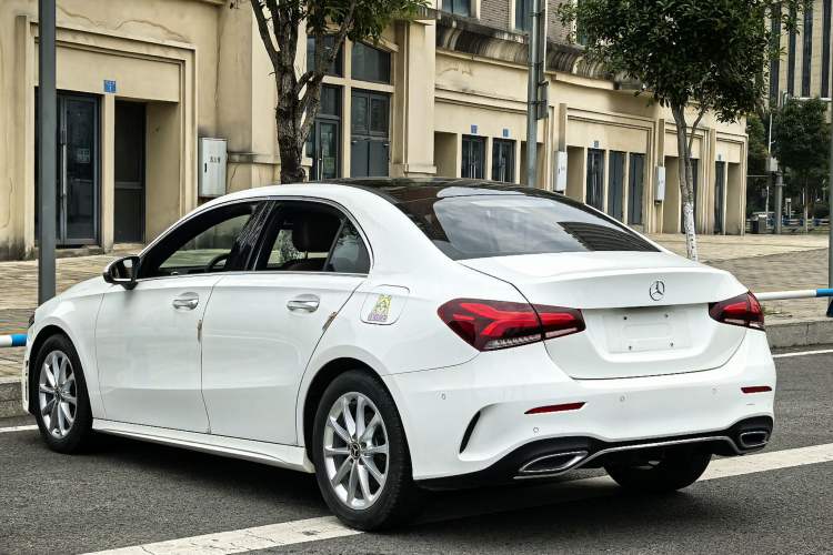 Used Mercedes-Benz A-Class 2017 A 200 Fashion Model Exterior 5