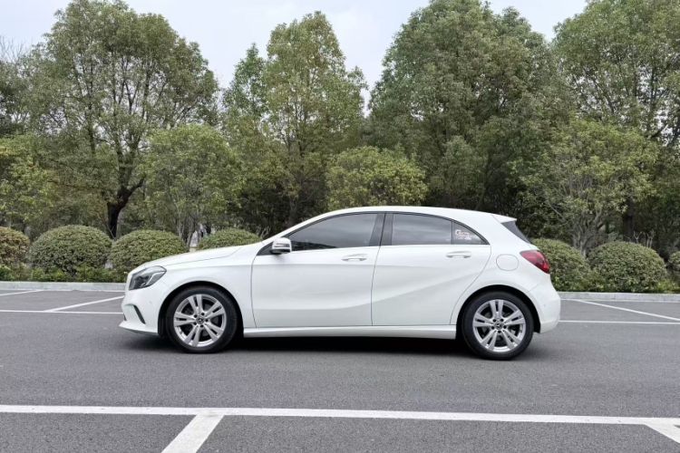 Used Mercedes-Benz A-Class 2017 Revised A 200 Dynamic Edition Exterior 6