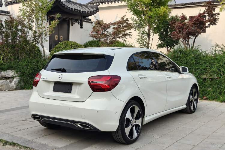 Used Mercedes-Benz A-Class 2017 A 200 Dynamic Edition Exterior 6