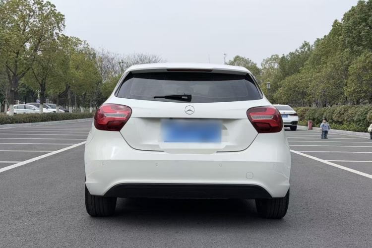 Used Mercedes-Benz A-Class 2017 Revised A 200 Dynamic Edition Exterior 7