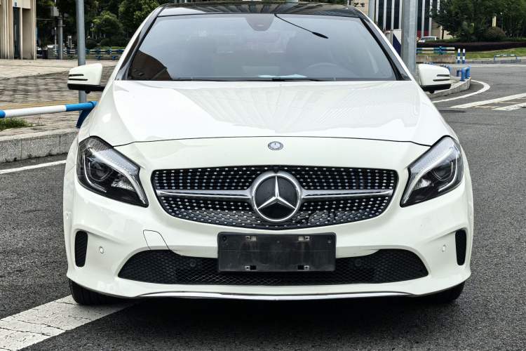 Used Mercedes-Benz A-Class 2017 A 200 Fashion Model Exterior 7