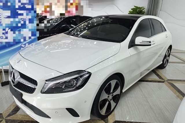Ojetý Mercedes-Benz A-Class 2017 A 200 Dynamic Edition