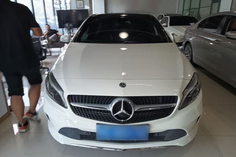 Used Mercedes-Benz A-Class 2017 Revised Version A 200 Fashion Edition Front