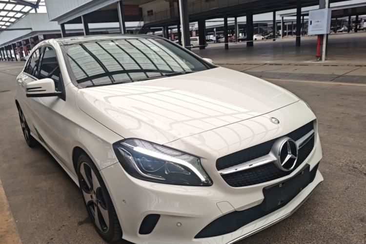 Used Mercedes-Benz A-Class 2017 A 200 Fashion Model Front Right 45 Deg