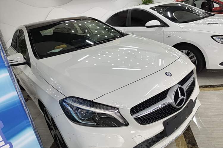 Used Mercedes-Benz A-Class 2017 A 200 Dynamic Edition Front Right 45 Deg