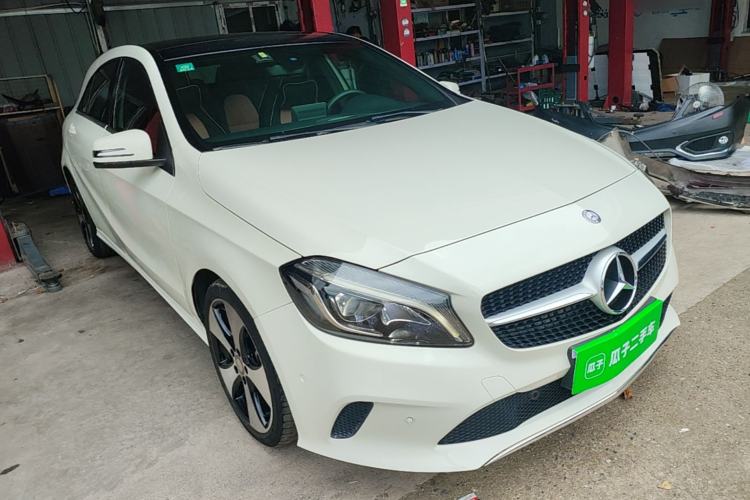 Used Mercedes-Benz A-Class 2017 A 200 Fashion Model Front Right 45 Deg
