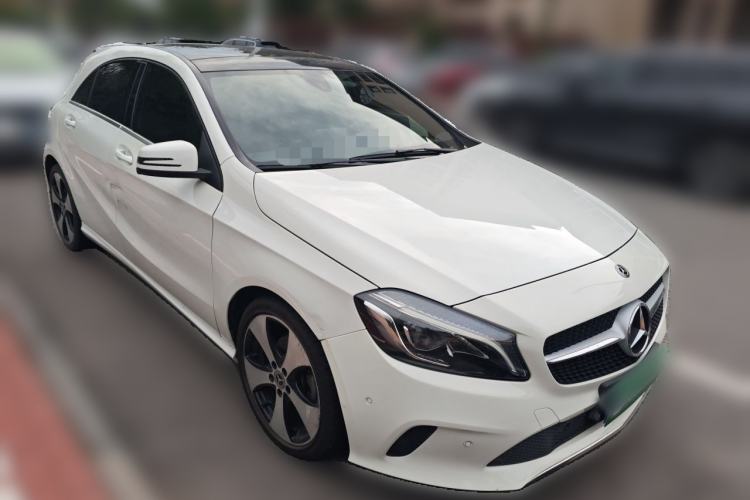 Used Mercedes-Benz A-Class 2017 Revised Version A 200 Fashion Edition Front Right 45 Deg