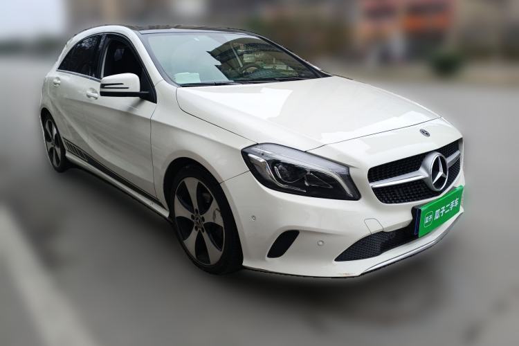 Used Mercedes-Benz A-Class 2017 A 200 Fashion Model Front Right 45 Deg