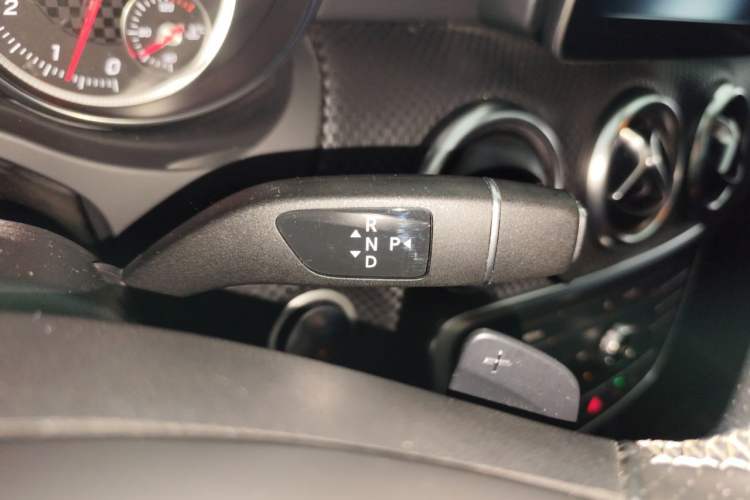 Used Mercedes-Benz A-Class 2017 Revised Version A 200 Fashion Edition Gear Lever