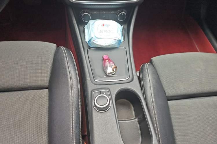 Used Mercedes-Benz A-Class 2017 Revised A 200 Dynamic Edition Gear Lever