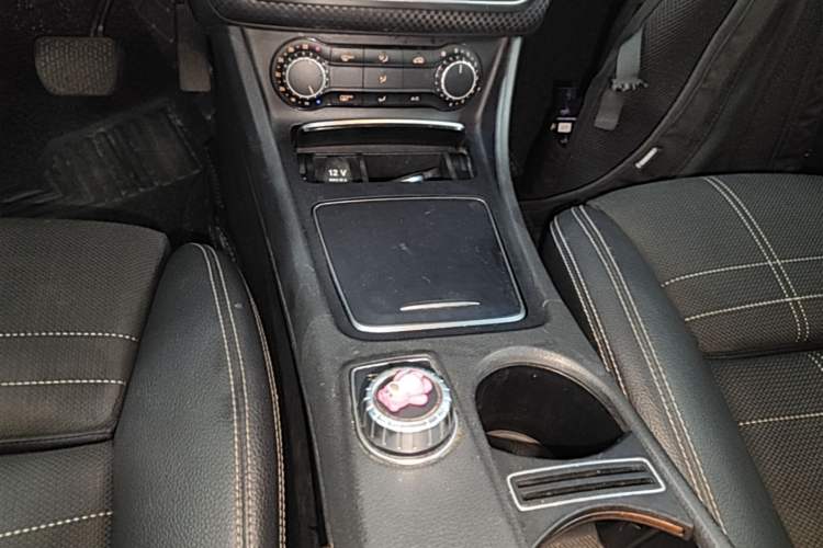 Used Mercedes-Benz A-Class 2017 A 200 Dynamic Edition Gear Lever