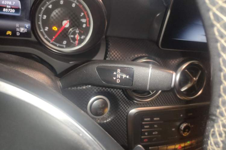 Used Mercedes-Benz A-Class 2017 Revised Version A 200 Fashion Edition Gear Lever