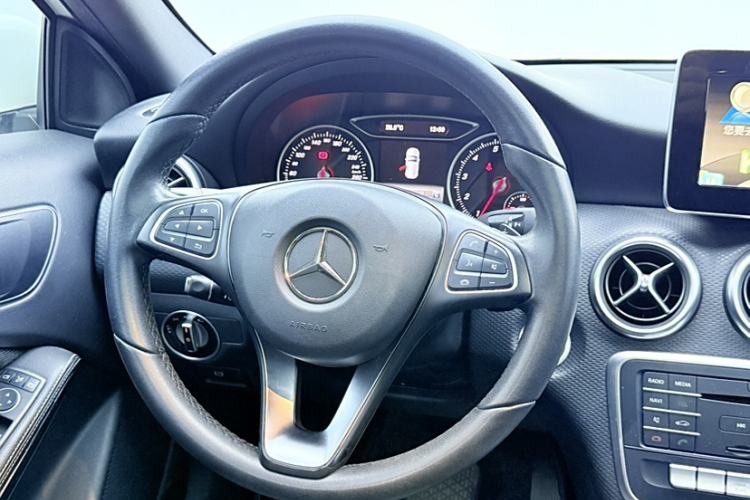 Used Mercedes-Benz A-Class 2017 A 200 Dynamic Edition Gear Lever