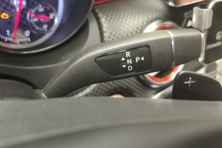Used Mercedes-Benz A-Class 2017 Revised Version A 200 Fashion Edition Gear Lever