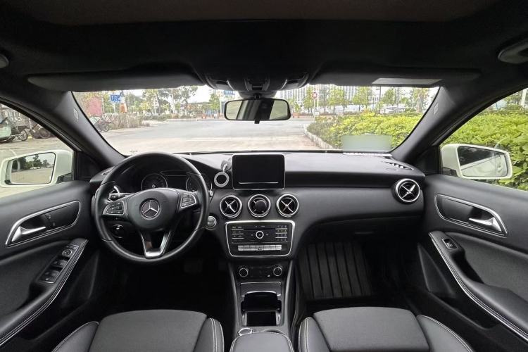 Used Mercedes-Benz A-Class 2017 Revised A 200 Dynamic Edition Interior 1