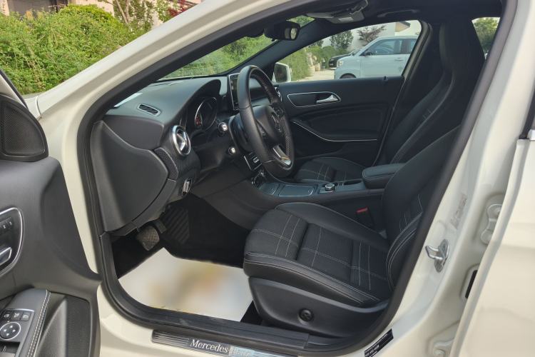 Used Mercedes-Benz A-Class 2017 A 200 Dynamic Edition Interior 1