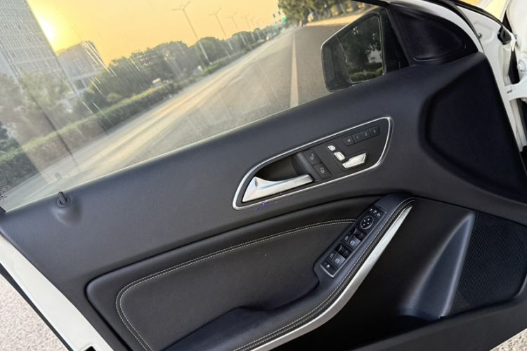 Used Mercedes-Benz A-Class 2017 A 200 Fashion Model Interior 10