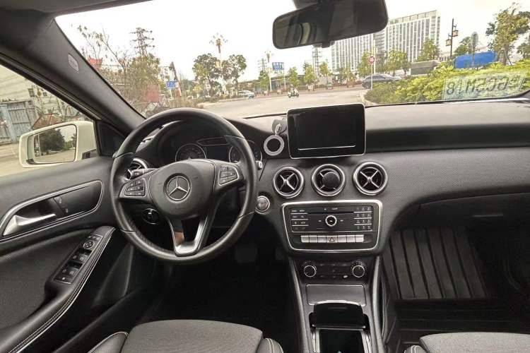 Used Mercedes-Benz A-Class 2017 Revised A 200 Dynamic Edition Interior 2