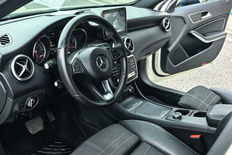 Used Mercedes-Benz A-Class 2017 A 200 Fashion Model Interior 2