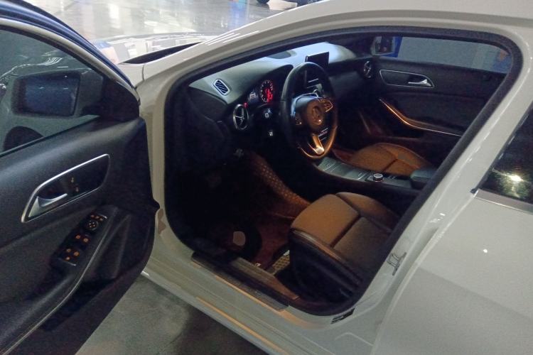 Used Mercedes-Benz A-Class 2017 A 200 Dynamic Edition Interior 3