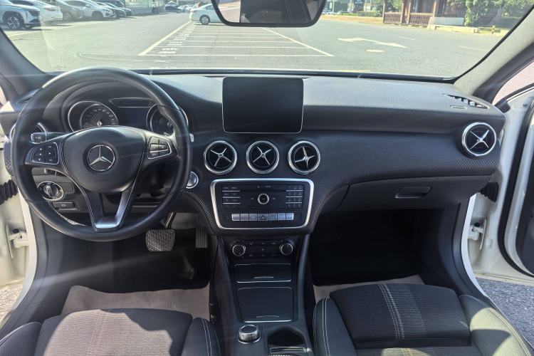Used Mercedes-Benz A-Class 2017 A 200 Fashion Model Interior 3