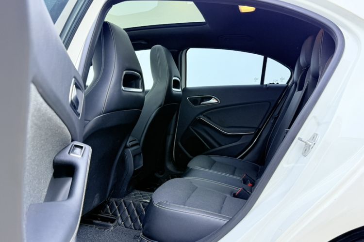 Used Mercedes-Benz A-Class 2017 A 200 Dynamic Edition Interior 3