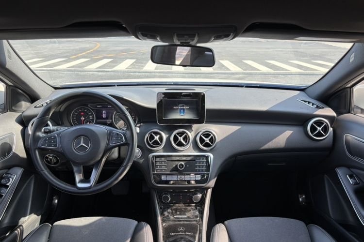 Used Mercedes-Benz A-Class 2017 Revised A 200 Dynamic Edition Interior 3