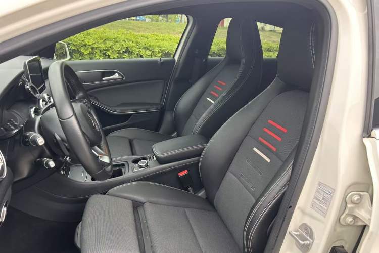 Used Mercedes-Benz A-Class 2017 Revised A 200 Dynamic Edition Interior 4