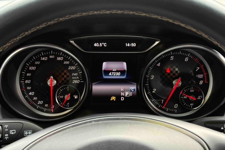 Used Mercedes-Benz A-Class 2017 Revised Version A 200 Fashion Edition Interior 4