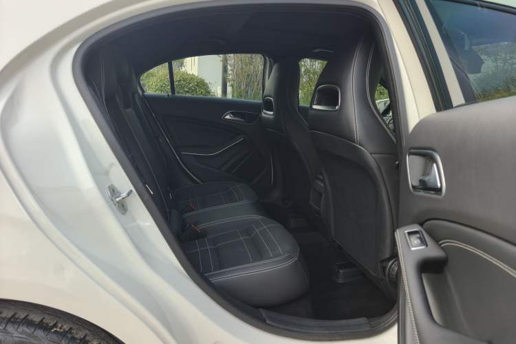 Used Mercedes-Benz A-Class 2017 A 200 Dynamic Edition Interior 4