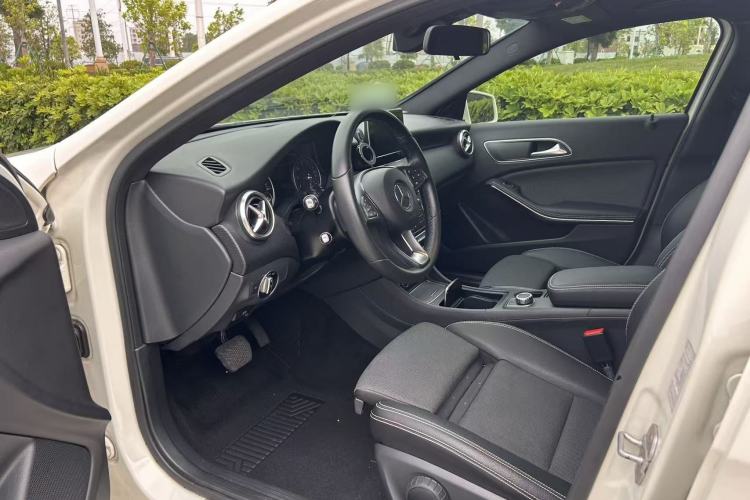 Used Mercedes-Benz A-Class 2017 Revised A 200 Dynamic Edition Interior 5