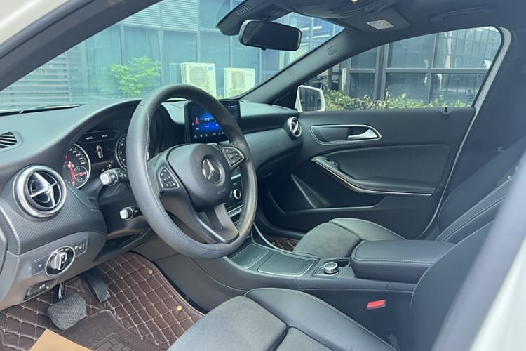 Used Mercedes-Benz A-Class 2017 Revised A 180 Interior 5