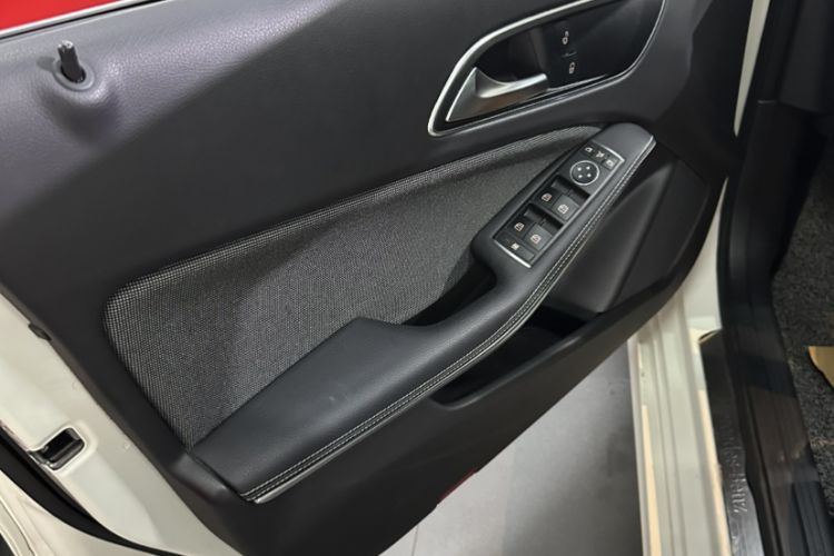 Used Mercedes-Benz A-Class 2017 Revised A 200 Dynamic Edition Interior 5