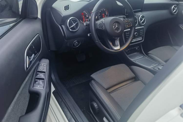 Used Mercedes-Benz A-Class 2017 Revised A 200 Dynamic Edition Interior 5