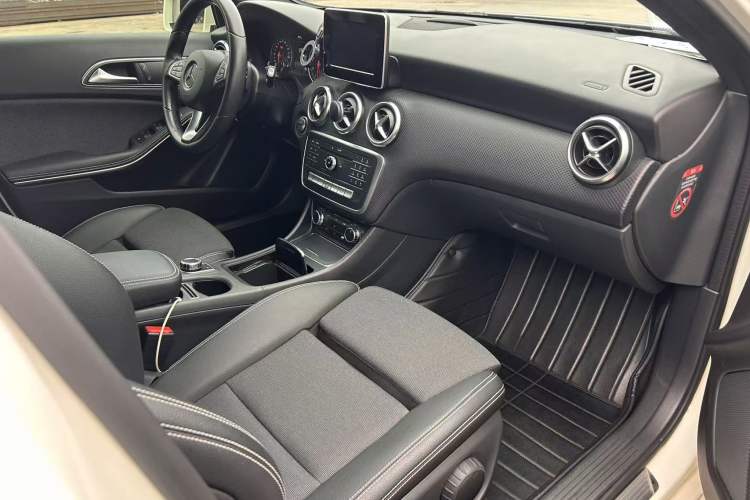 Used Mercedes-Benz A-Class 2017 Revised A 200 Dynamic Edition Interior 8