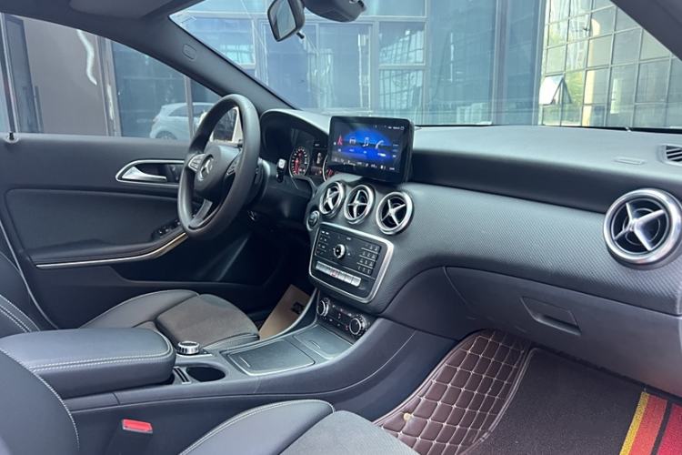 Used Mercedes-Benz A-Class 2017 Revised A 180 Interior 8