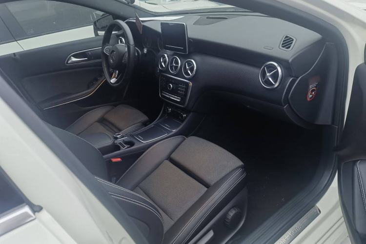 Used Mercedes-Benz A-Class 2017 Revised A 200 Dynamic Edition Interior 8